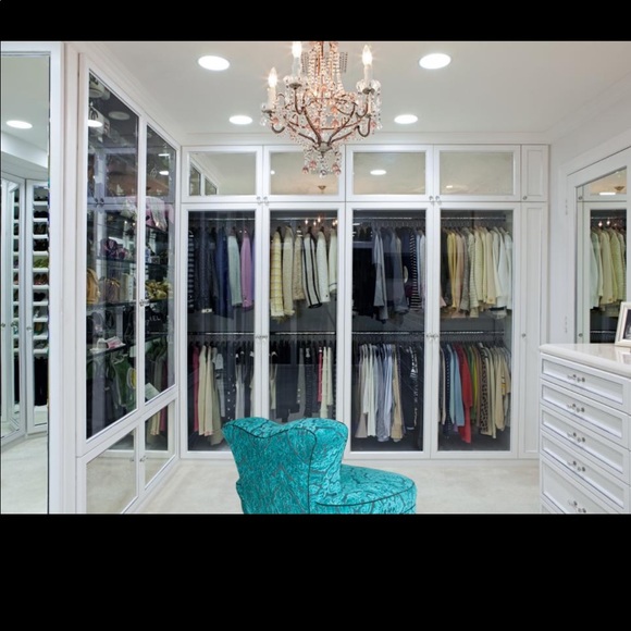 Meet your Posher, Salena - Picture 2 of 4